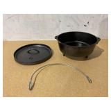 Lodge Cast Iron Camp Dutch Oven
