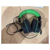 Onn. Xbox Wired Video Game Headset with 3.5mm Connector, Flip-to-Mute Mic