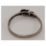 Exquisite Sterling Silver Floral Design Ring