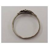 Exquisite Sterling Silver Floral Design Ring