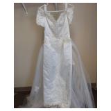 Elegant White Lace Wedding Dress with Removable Train