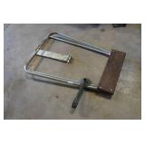 Outboard Motor Stand with Earmuffs