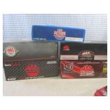 (CS) 2 Diecast Metal Race Cars 1:24...