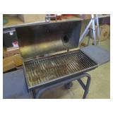 (BR1) CharBroil Offset Smoker/Grill...