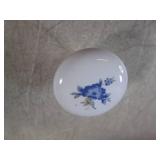 (CS) 22 White w/Blue Flowers Cabine...