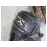 (CSB) 3 Baseball Gloves - Rawlings,...