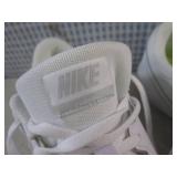 (BS) Nike Cheer Shoes Size 9.5...