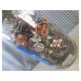 (EC1) Jar Full of Assorted Fashion ...
