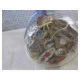 (EC1) Jar Full of Assorted Fashion ...