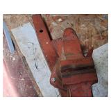 Bench Vise 3-1/2"-grip (Red)