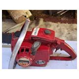Vintage Montgomery Ward 3.1 Chainsaw 16" Bar TMC24034A (Red/Black)