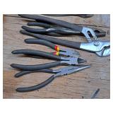 Lot of (6) Assorted Hand Tools - Cutters, Pliers, Needlenose Pliers