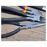 Lot of (6) Assorted Hand Tools - Cutters, Pliers, Needlenose Pliers