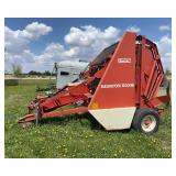 Hesston 5600 Round Baler