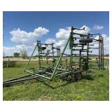 John Deere 1000 Field Cultivator