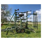 John Deere 1000 Field Cultivator