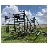 John Deere 1000 Field Cultivator