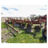 IH 720 Moldboard Plow