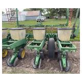 John Deere 7100 12 Row Planter Finger Pickup