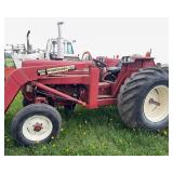 International 674 Tractor with  Hydraulic Freeman Loader