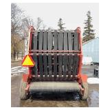 Hesston 5600 Round Baler