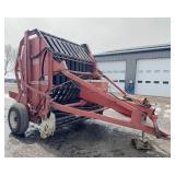 Hesston 5600 Round Baler