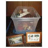 Covered tote with framed 6×8in wal...