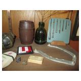 Lot of vintage collectibles includi...