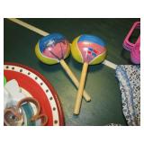 Vintage aprons, table coverings, wa...