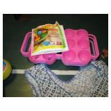 Vintage aprons, table coverings, wa...