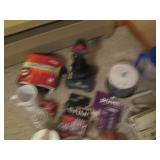 Collection of vintage home decor, e...