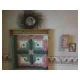 Wood Quilt Shelf, Hand crafted quil...