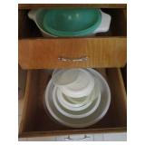 2 Drawers of Tupperware and other k...