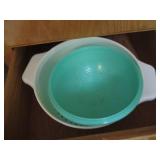 2 Drawers of Tupperware and other k...