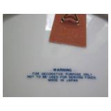 Lot of 4 collector plates...