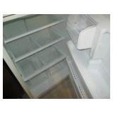 Nice clean Hotpoint refrigerator...