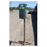 RARE VINTAGE WEAVER GREEN RAYOSCOPE HEADLIGHT TESTER MODEL WX-50-51 ON STAND