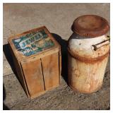 VINTAGE LARGE PEAR CRATE ** MILK CAN
