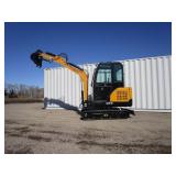 AGT Industrial QNT30 Excavator w/Kubota Diesel, Side Swing Boom, Hydraulic Thumb
