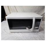 Hamilton Beach Microwave Oven - 1000 Watts, Used with Wear