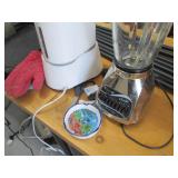 Coffeemaker, chopper, toaster, blen...