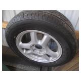 6-lug GM ALUMINUM rim with Dunlop 2...