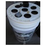 Hydroponic cloning set-up with air ...