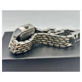 Elegant Two-Tone Ladies Quartz Watch with Roman Numerals