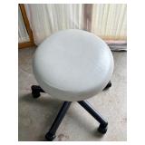 Mobile Roller Height Adjustable Salon Tattoo Dental Stool Chair – Smooth Rolling Casters For Easy Movement – Comfortable And Durable Seating – Height Adjusts Easily – In Excellent Condition!