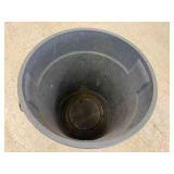 Brute Trash Can & 2 Totes with Lids