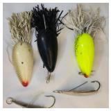 5 Used Lures - 3 Northland  Tackle Moss Boss, Johnson Silver Minnow & Strike King