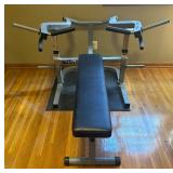 Valor Fitness Converging Chest Press Machine