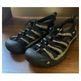 Newport Black and Stone Keen Size 13 Sandals