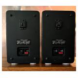 Pair of Realistic Bookshelf Speakers / Pair of Realistic Miniumus 7 Speakers 40-2030A